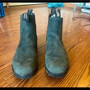 #1630 Rustic Black Blundstones